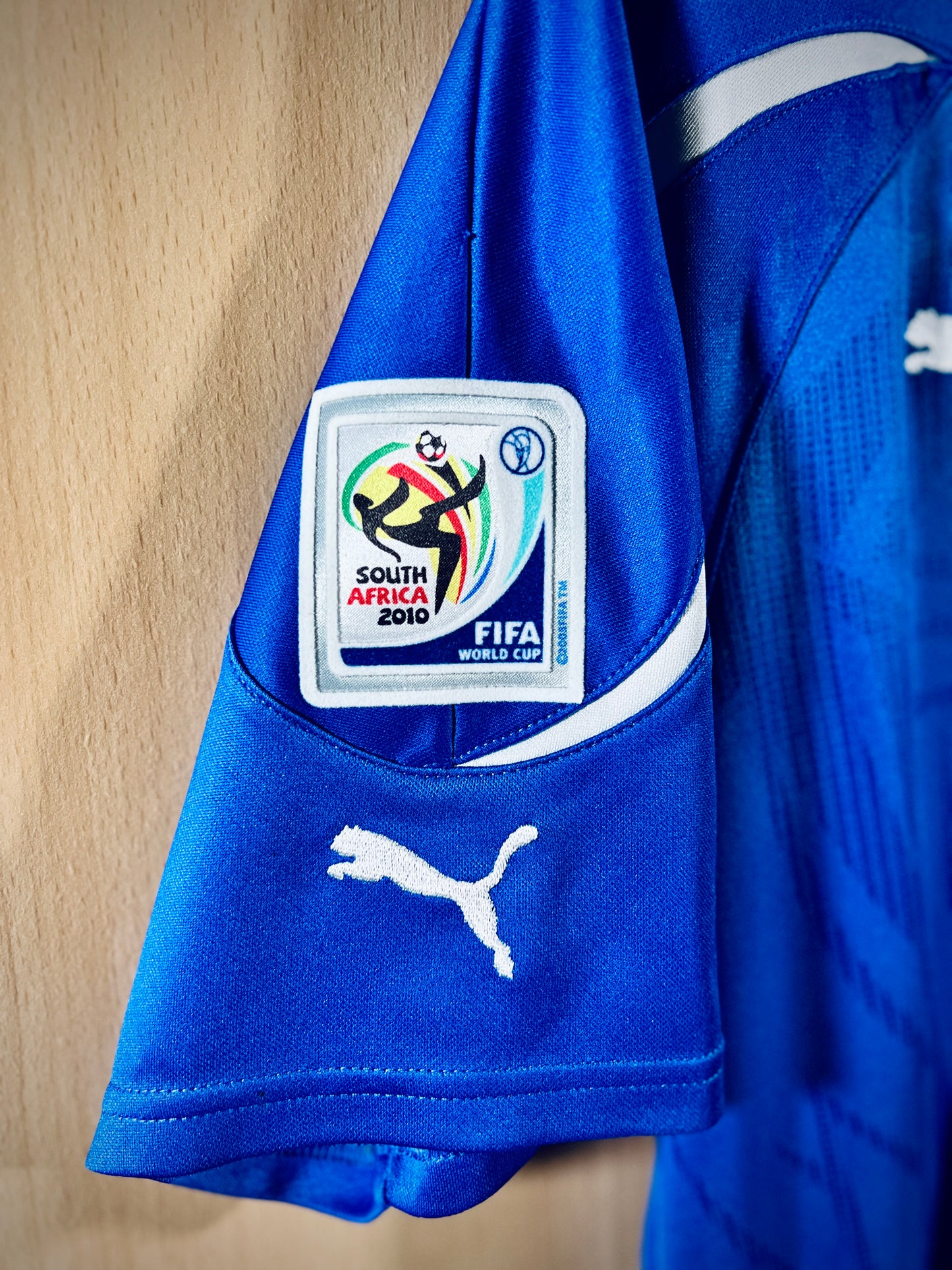 Italy 2010 WC home shirt ZAMBROTTA #19