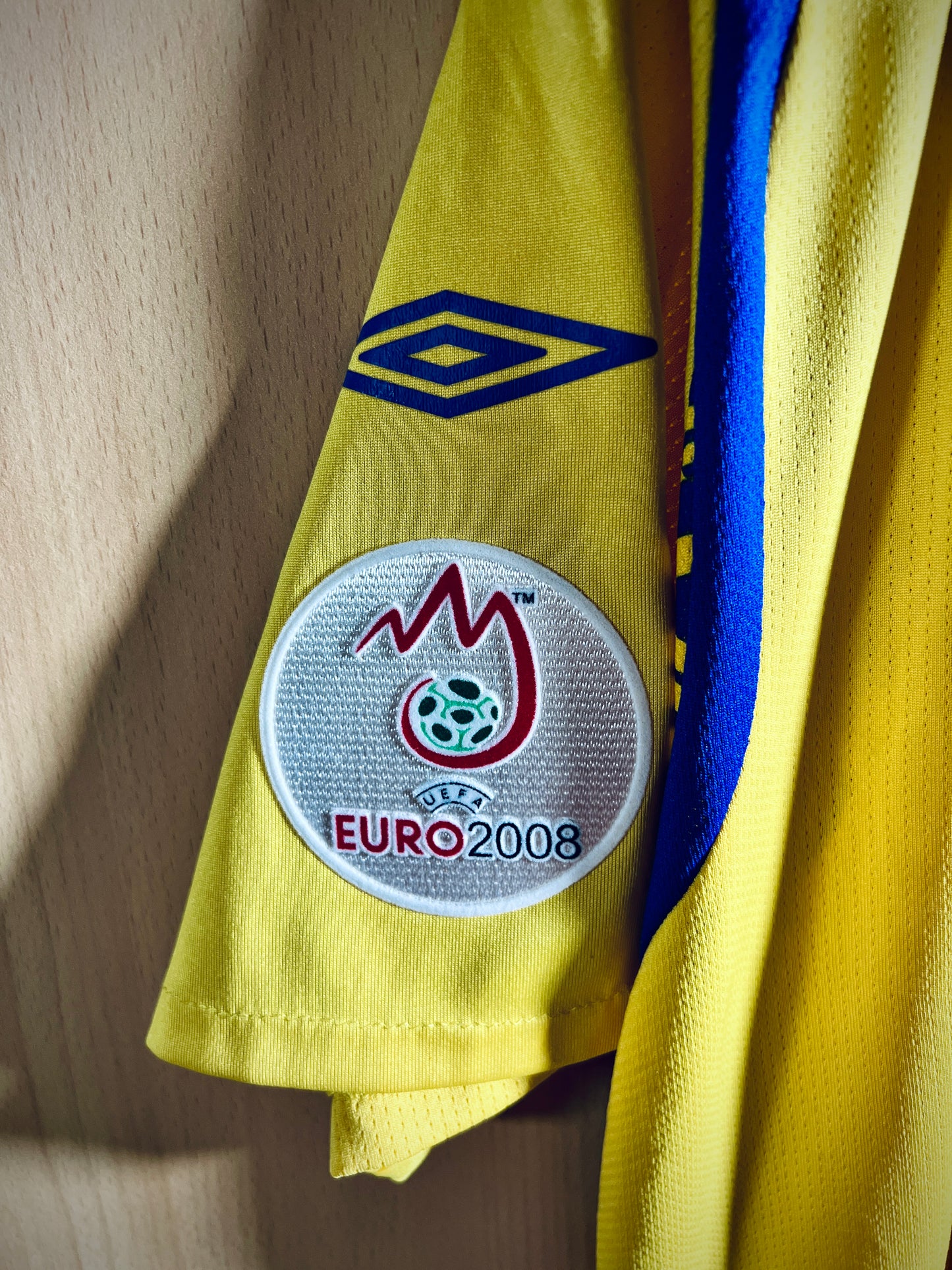 Sweden 2008 Euro home Shirt LARSSON #17