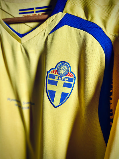 Sweden 2008 Euro home Shirt LARSSON #17