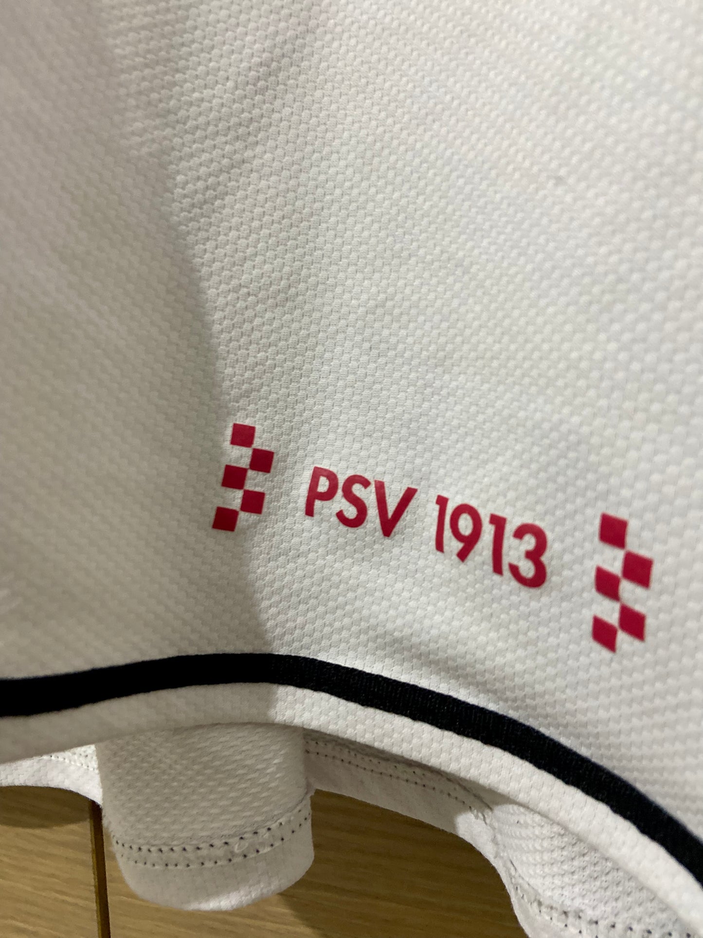 PSV Eindhoven 2007-09 Away Shirt