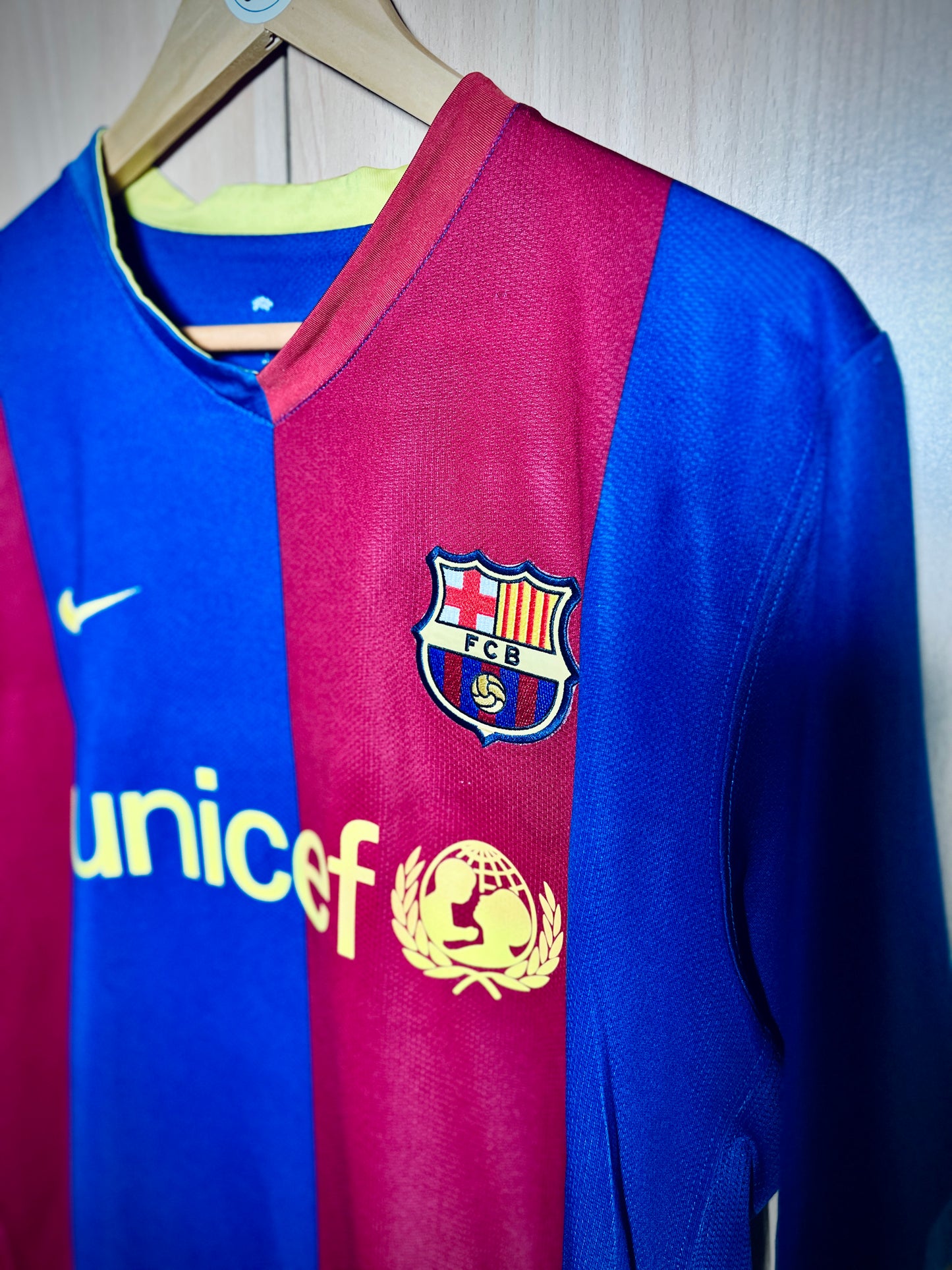Barcelona 2006-07 Home  Shirt RONALDINHO #10
