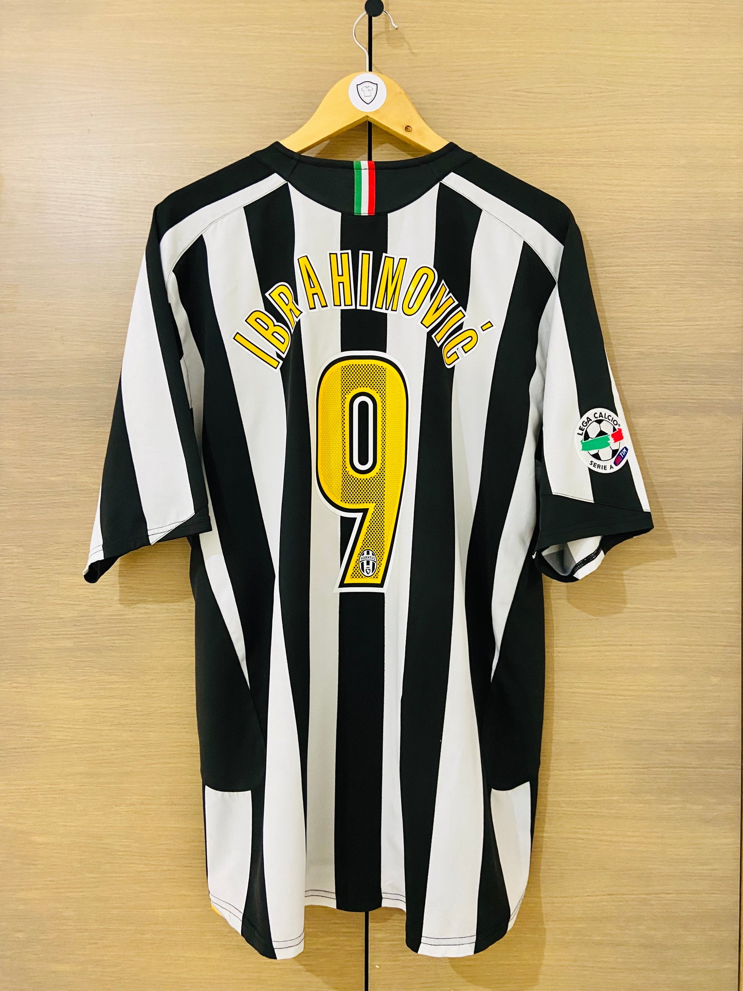 Juventus 2005-06 Home Shirt Ibrahimovic #9