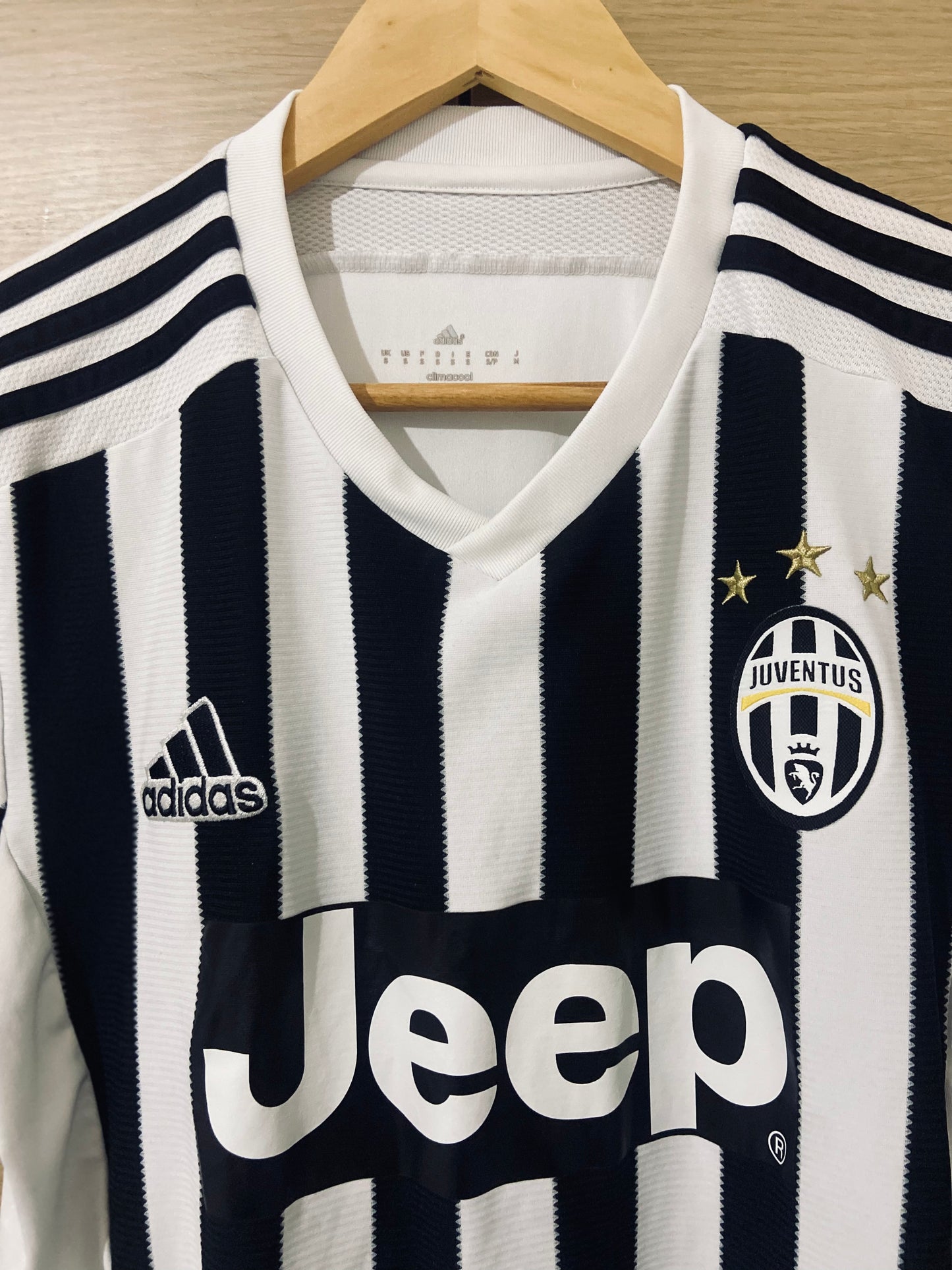 Juventus 2015-16 Home shirt