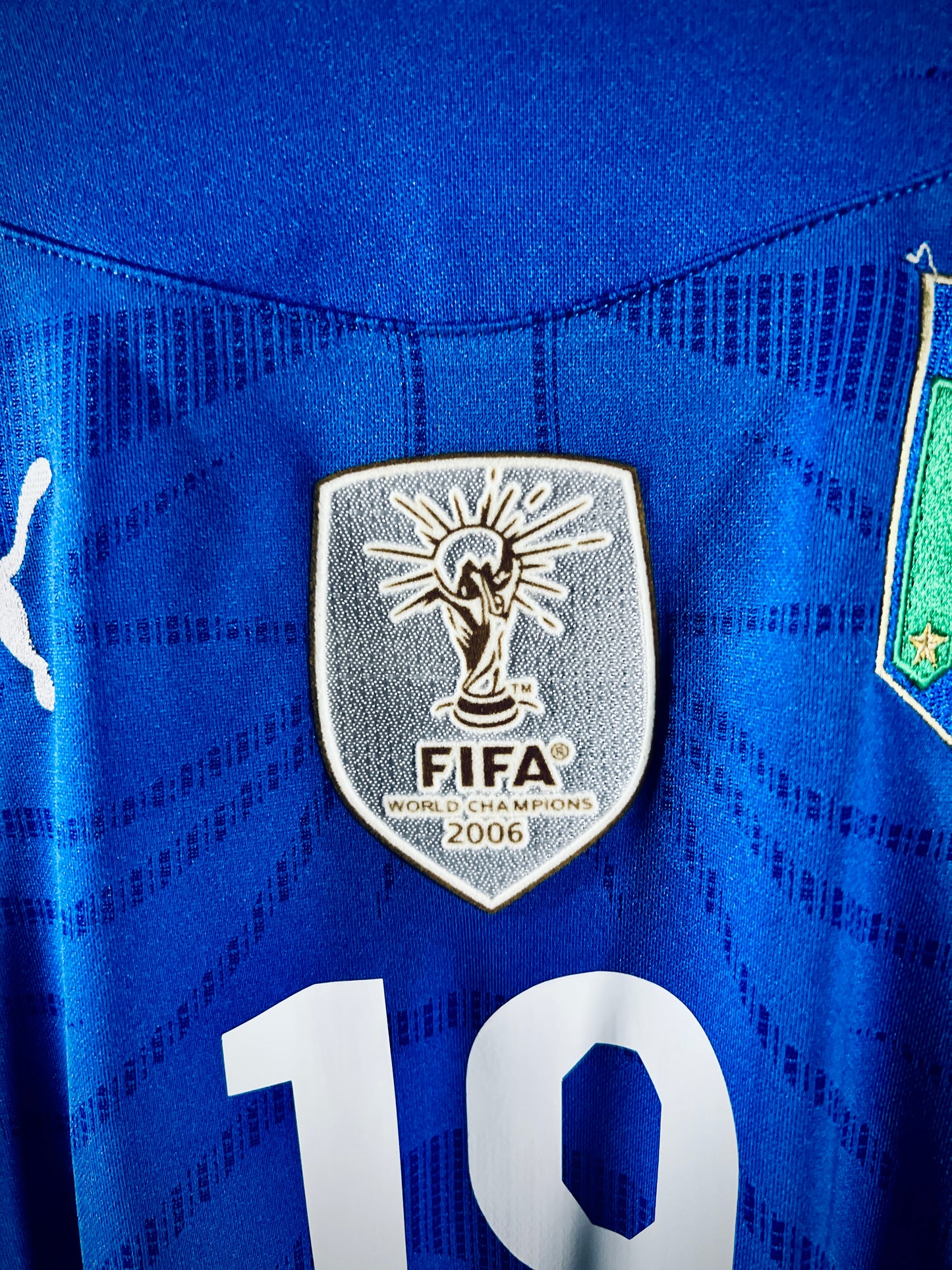 Italy 2010 WC home shirt ZAMBROTTA #19
