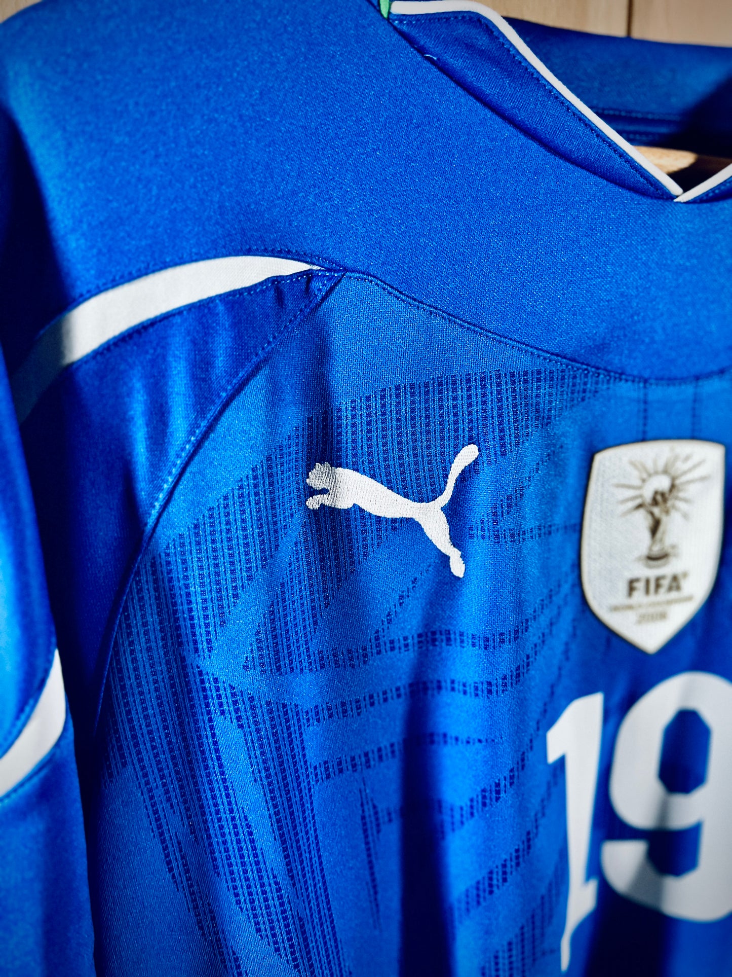 Italy 2010 WC home shirt ZAMBROTTA #19