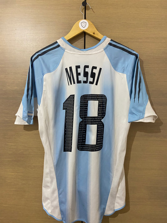 Argentina 2004 Home Shirt Messi #18