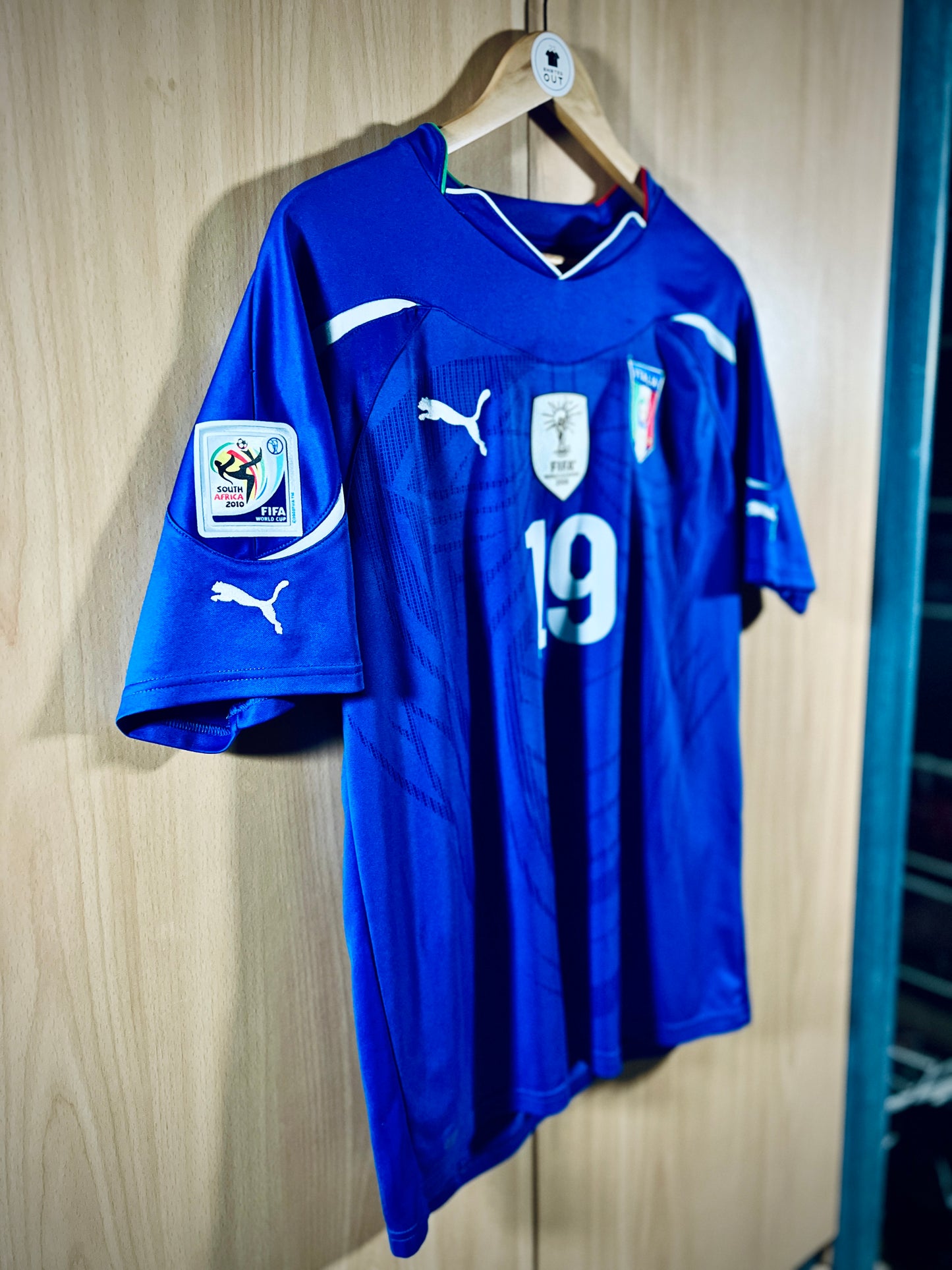 Italy 2010 WC home shirt ZAMBROTTA #19