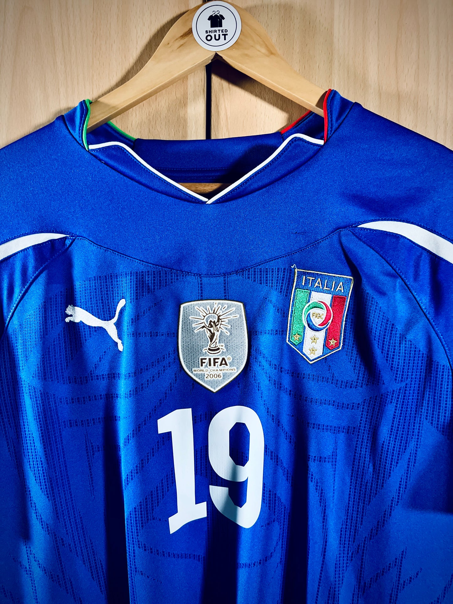 Italy 2010 WC home shirt ZAMBROTTA #19