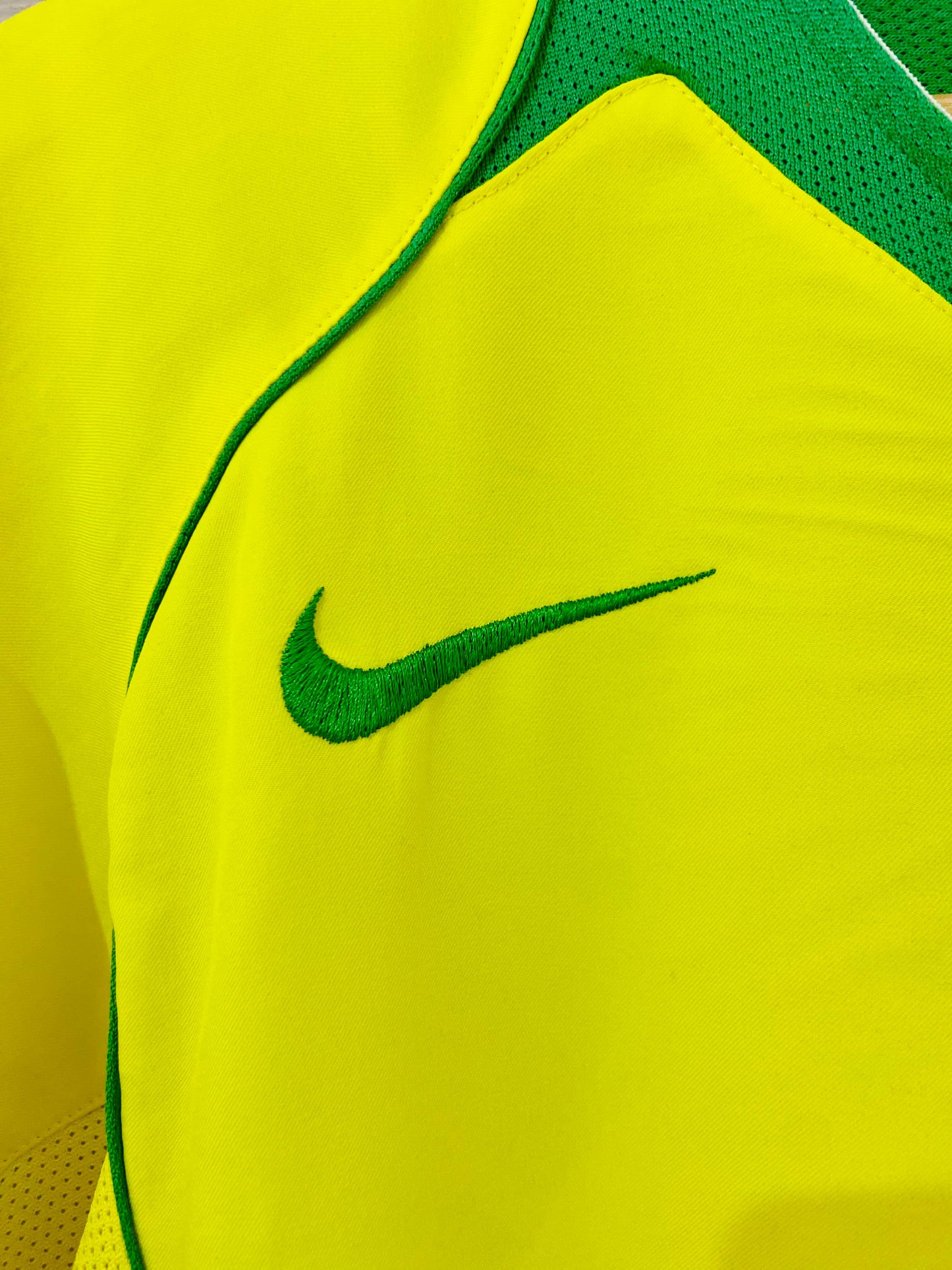 Brazil 2004 Home Shirt Ronaldinho #10