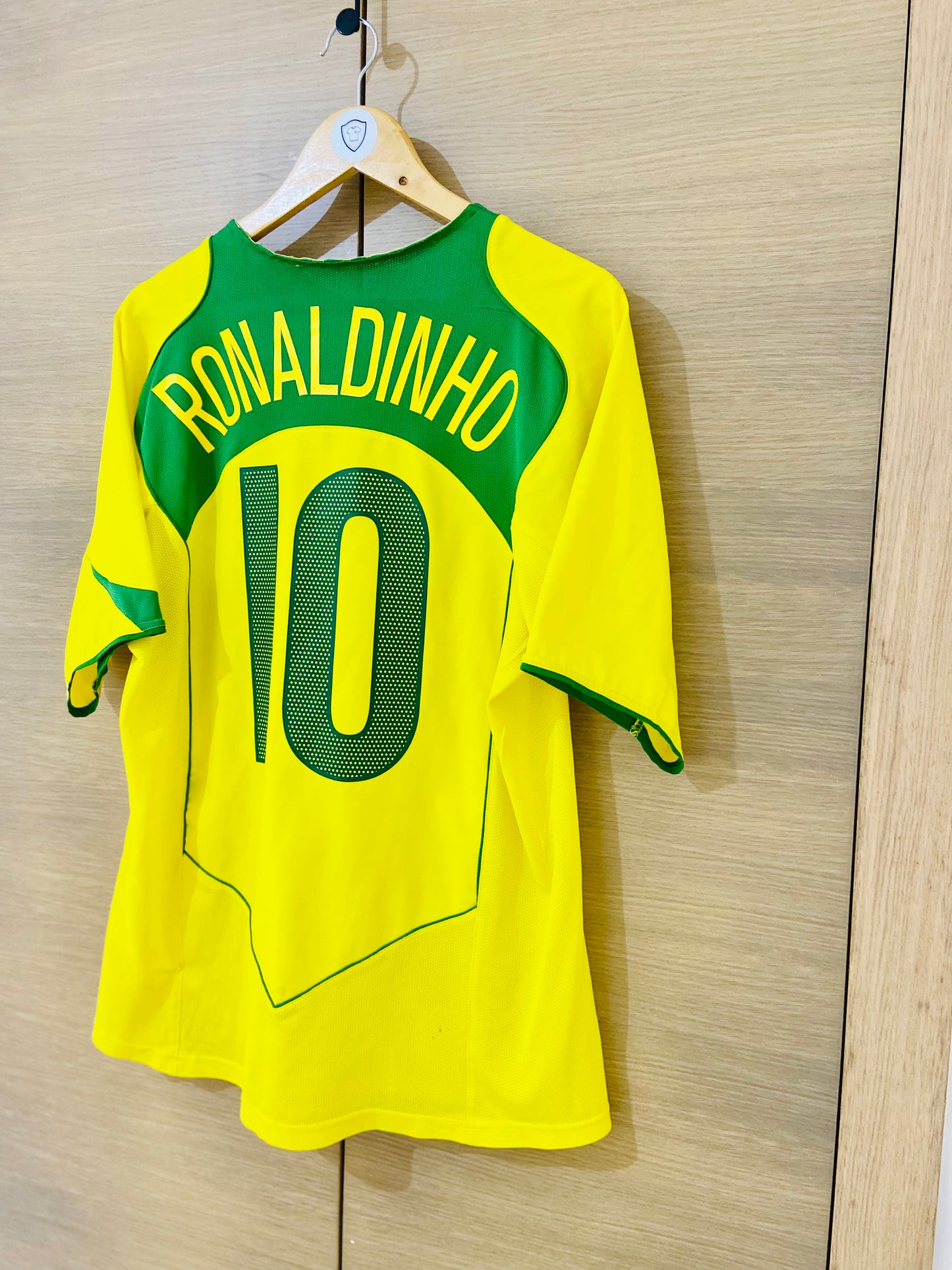 Brazil 2004 Home Shirt Ronaldinho #10