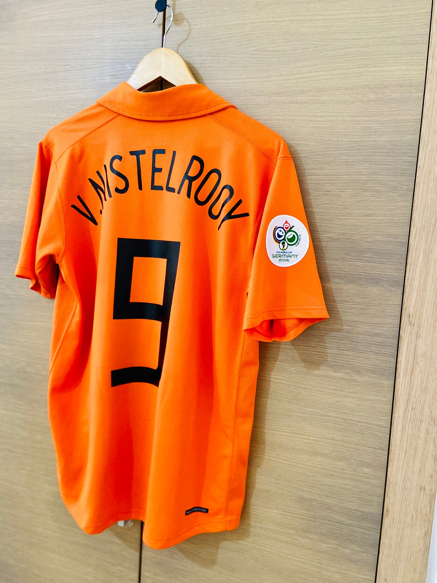 Netherlands 2006 World Cup Home Shirt Van Nistelrooy #9