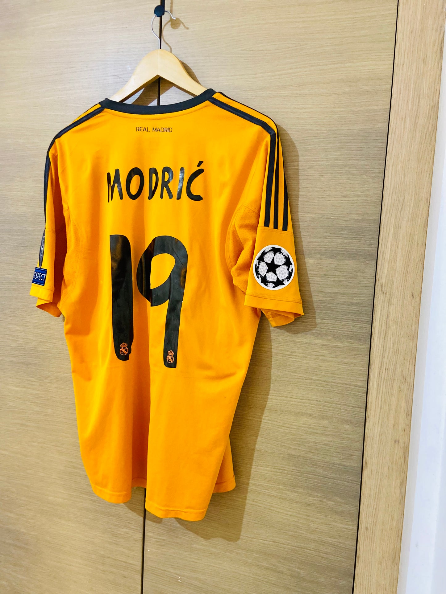 Real Madrid 2013-2014 Third Champions League Shirt Modric #19