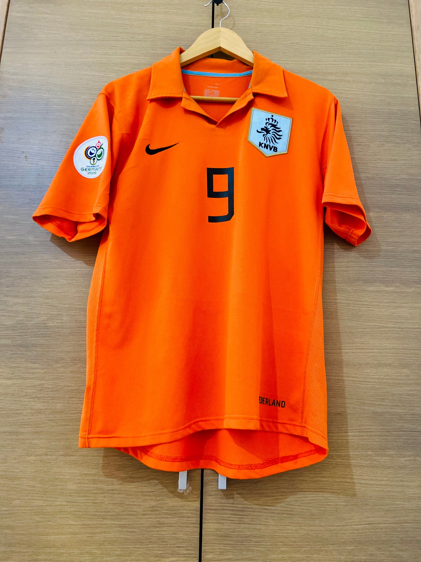 Netherlands 2006 World Cup Home Shirt Van Nistelrooy #9