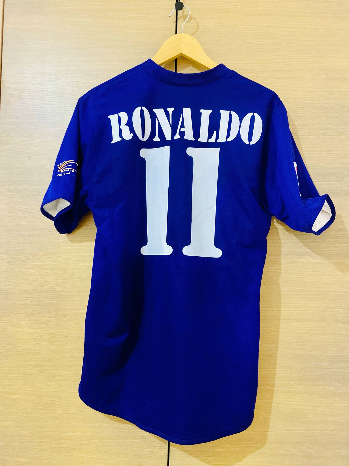 Real Madrid 2002-03 Centenary Shirt Ronaldo #11 (Reversible)