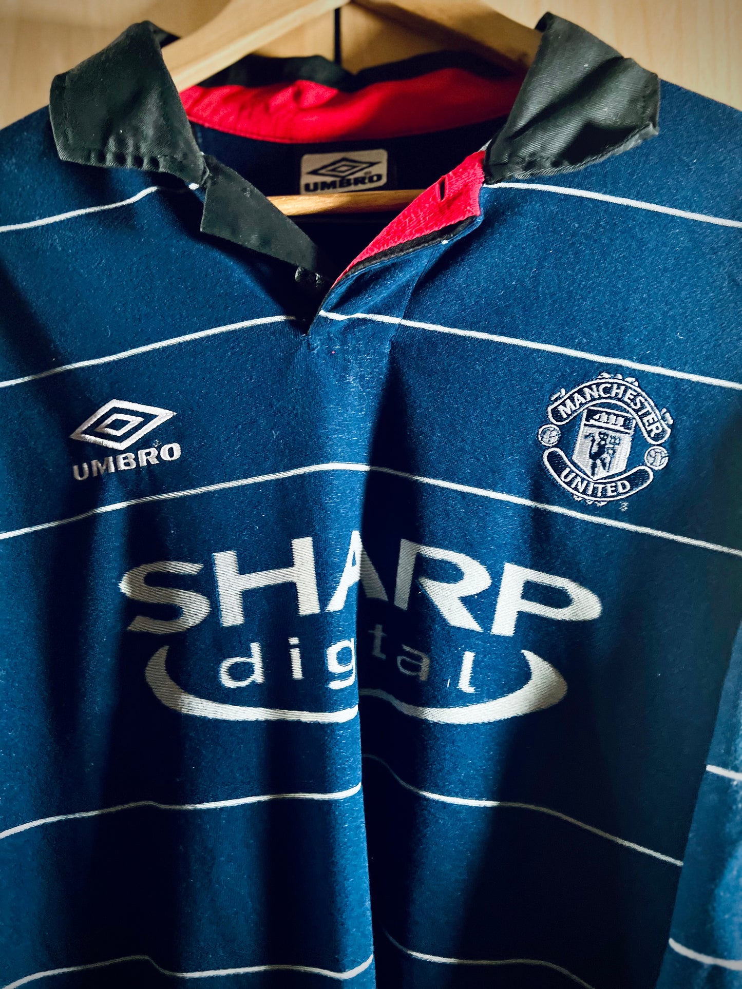Manchester United 1999-00 Away PL Shirt KEANE #16