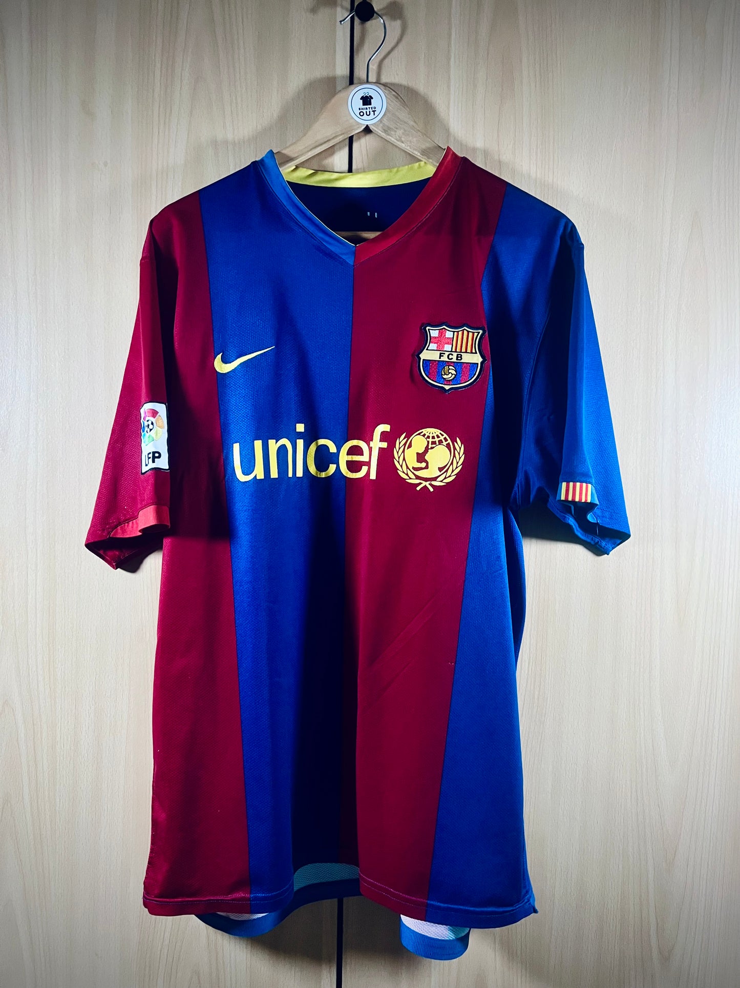 Barcelona 2006-07 Home Shirt Ronaldinho #10
