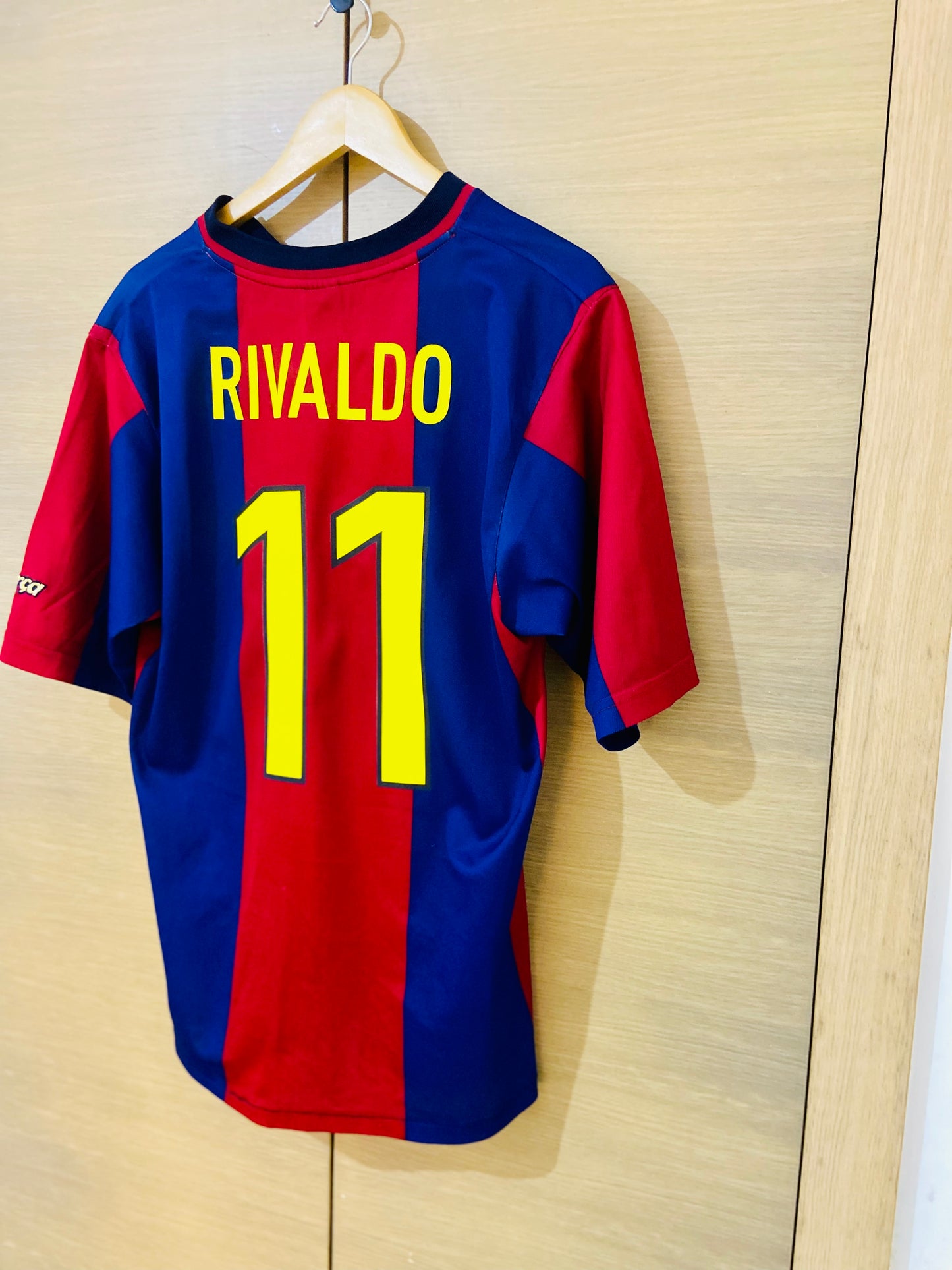 Barcelona 1998-99 Home Shirt Rivaldo #11