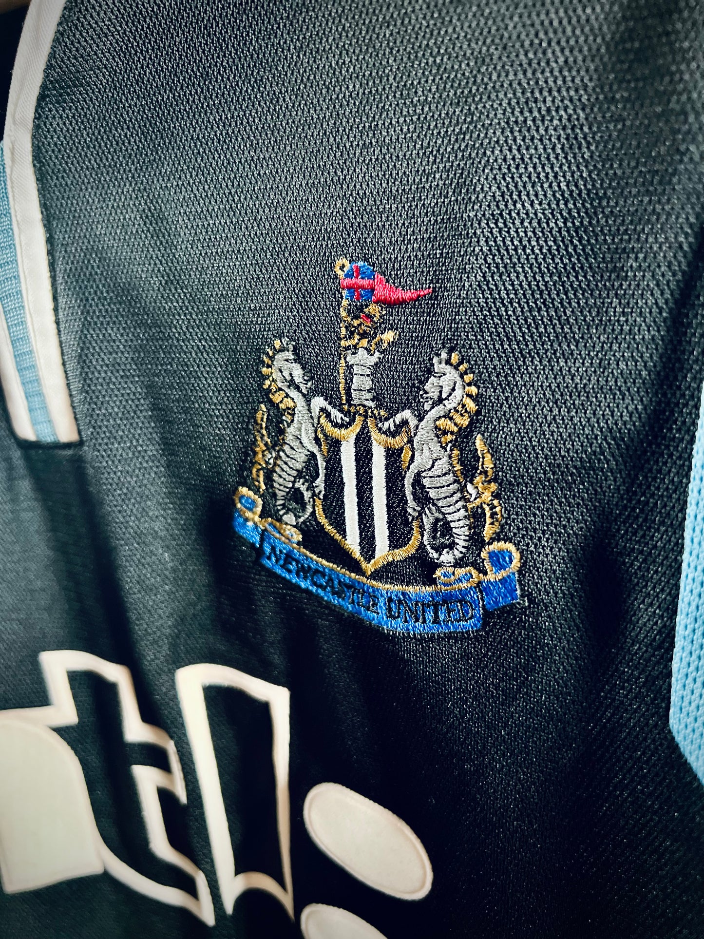 Newcastle 2000-01 Away PL Shirt SHEARER #9
