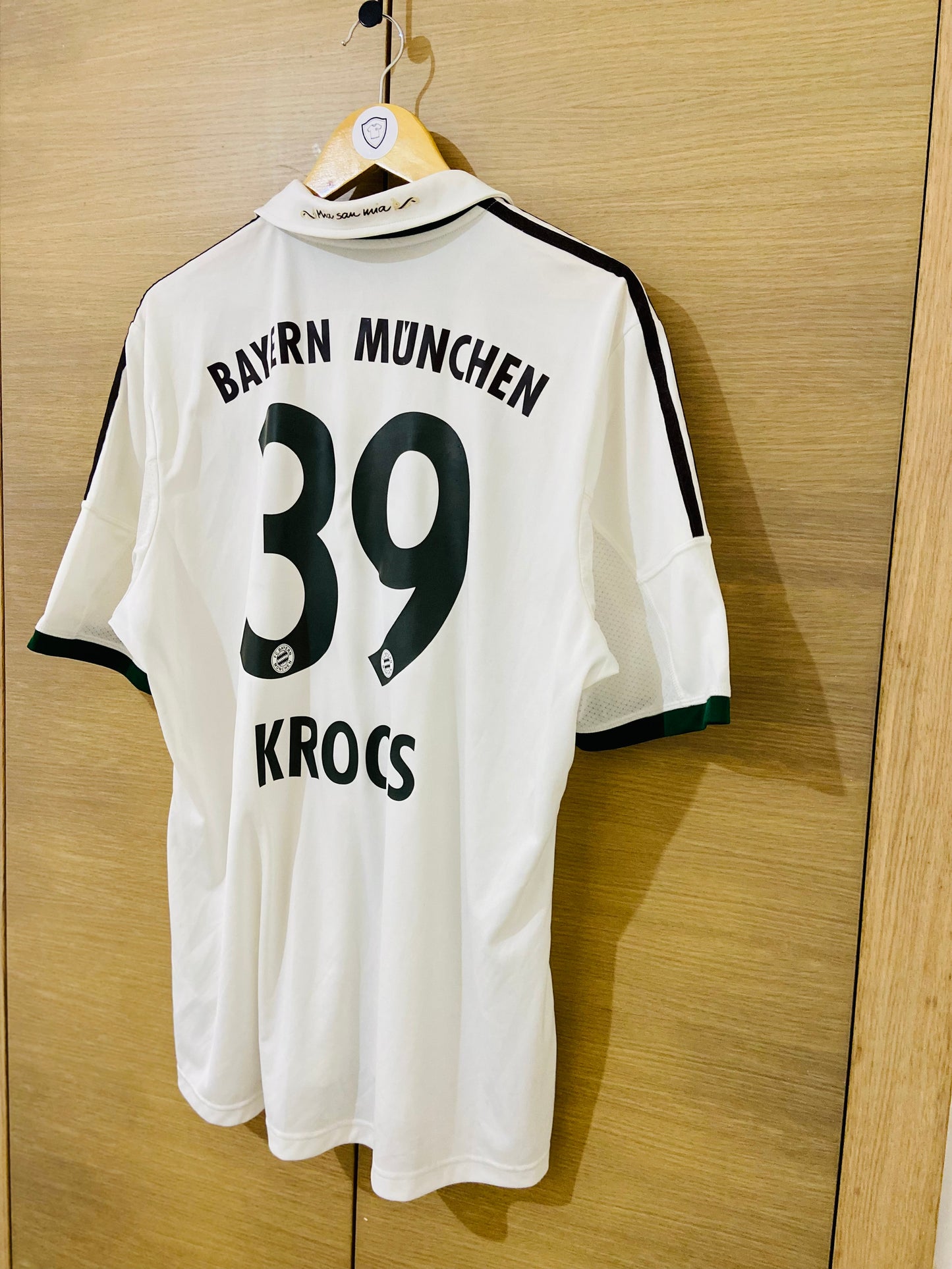 Bayern 2013-14 Away Shirt Kroos #39