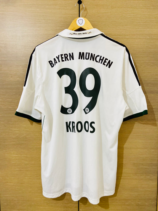 Bayern 2013-14 Away Shirt Kroos #39