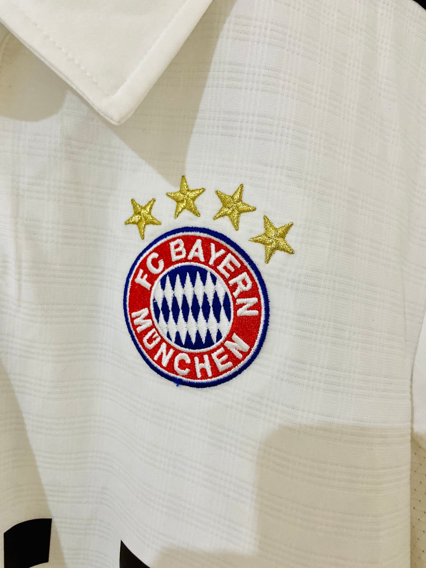 Bayern 2013-14 Away Shirt Kroos #39