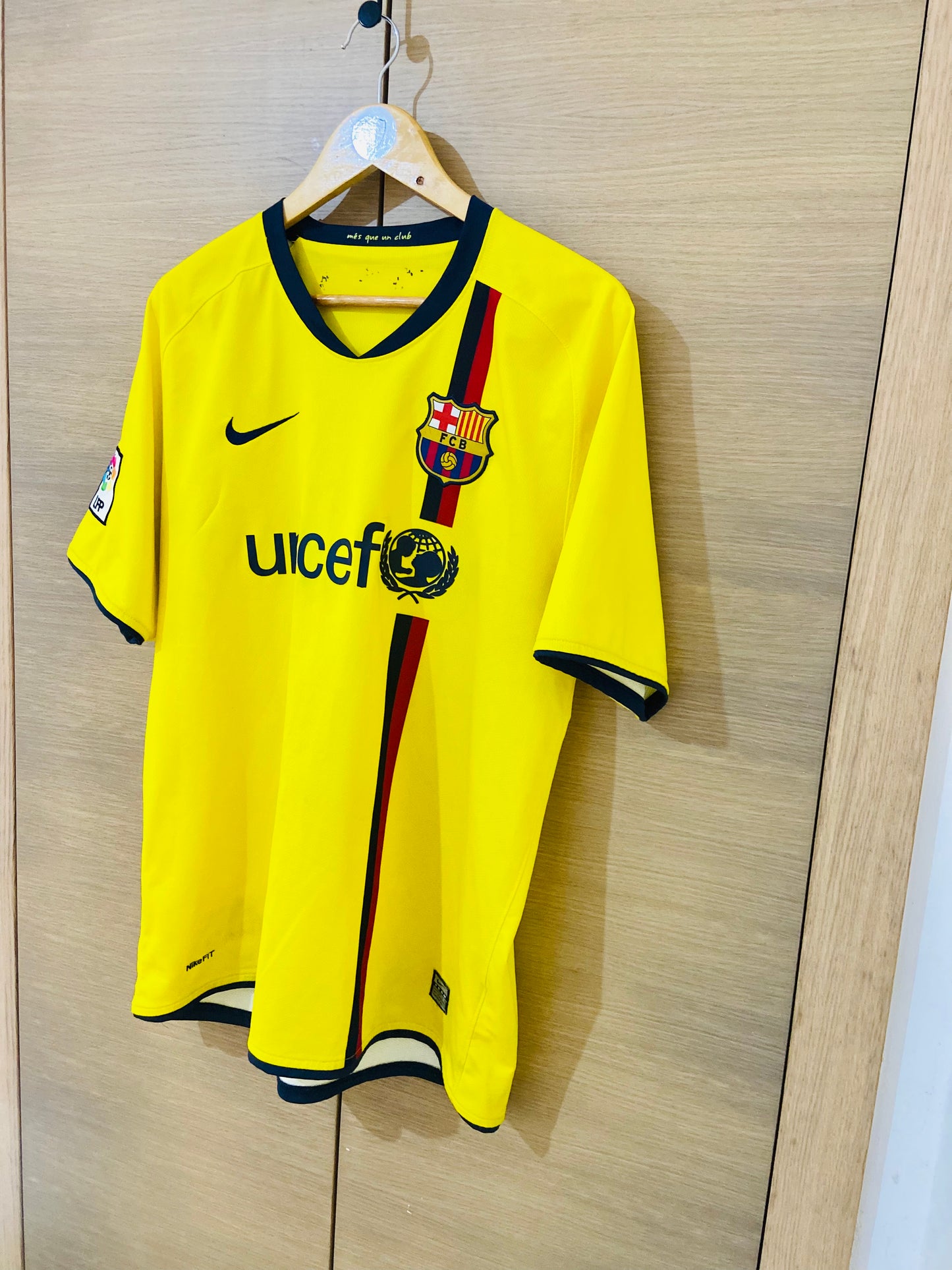 Barcelona 2008-10 Away Shirt Messi #10