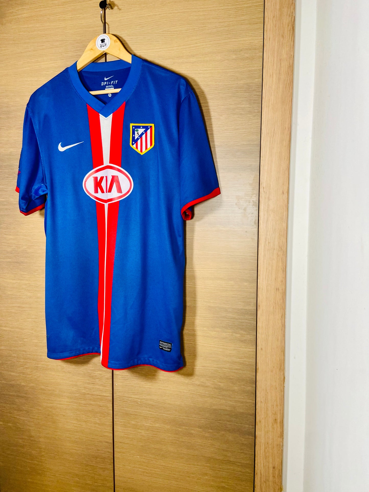 Atletico Madrid 2010-11 Away Shirt Forlan #7