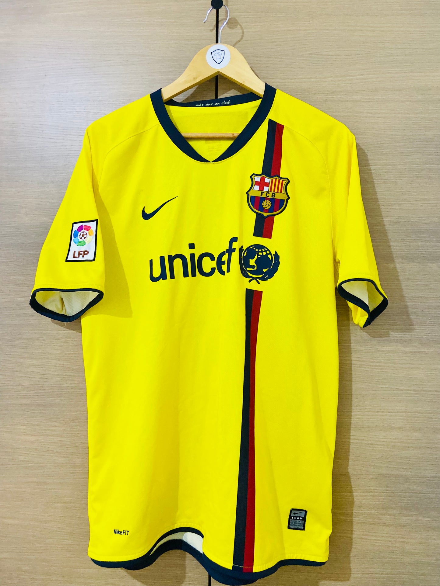 Barcelona 2008-10 Away Shirt Xavi #6