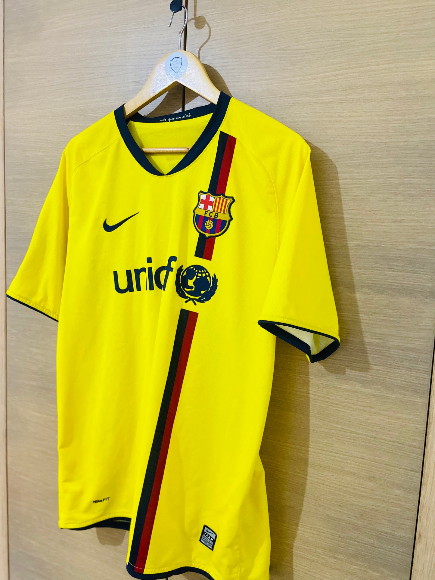 Barcelona 2008-10 Away Shirt Xavi #6