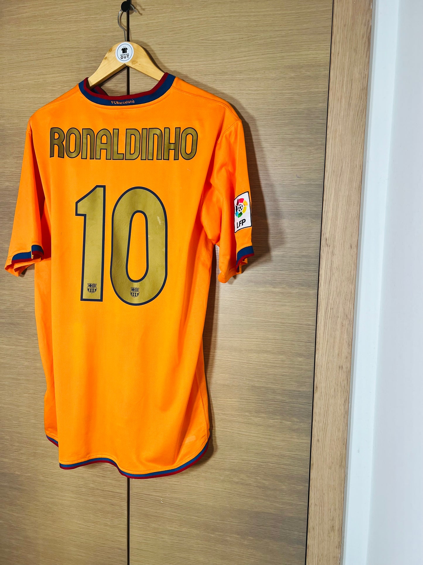 Barcelona 2006-08 Away Shirt Ronaldinho #10