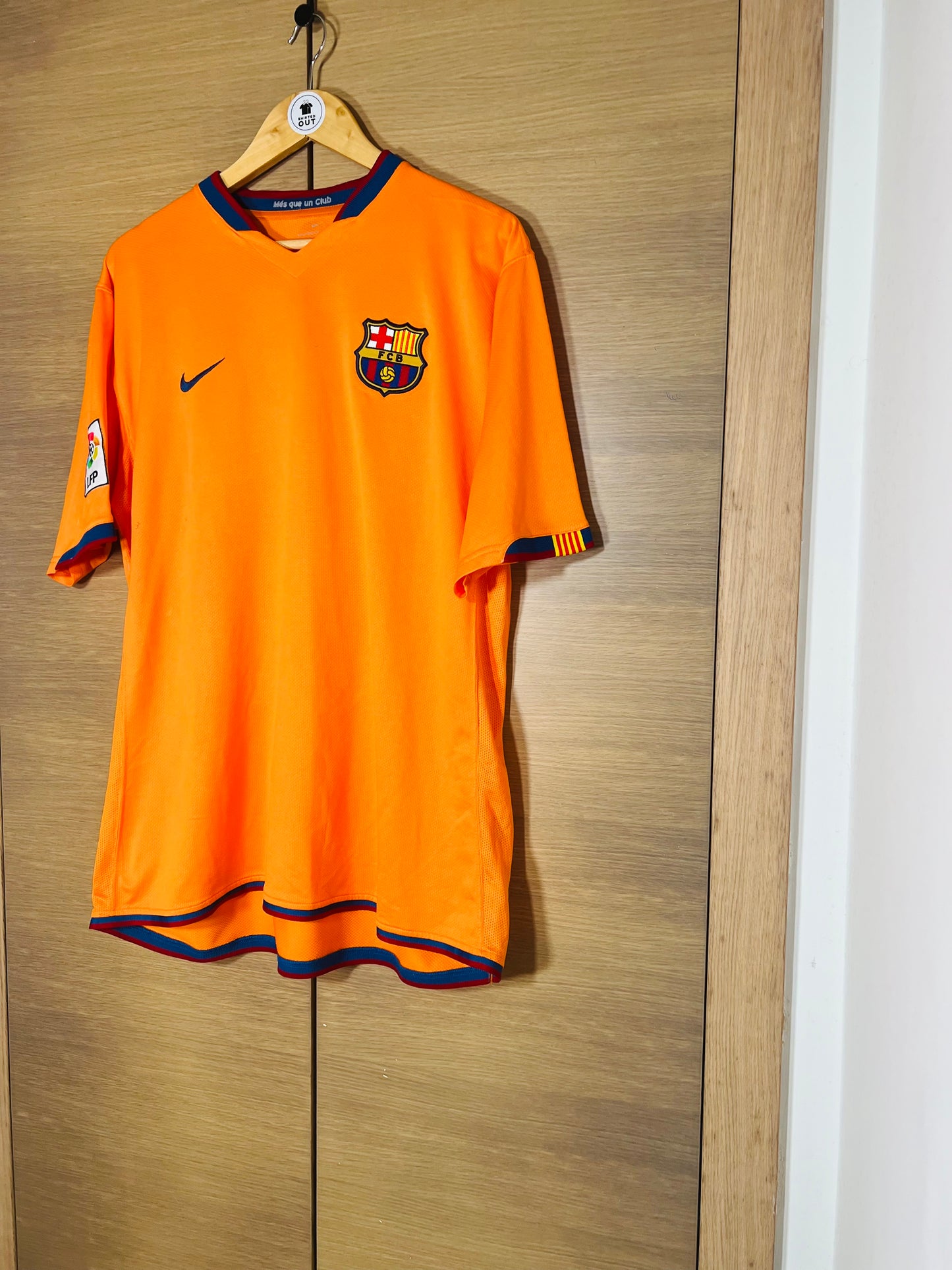 Barcelona 2006-08 Away Shirt Ronaldinho #10