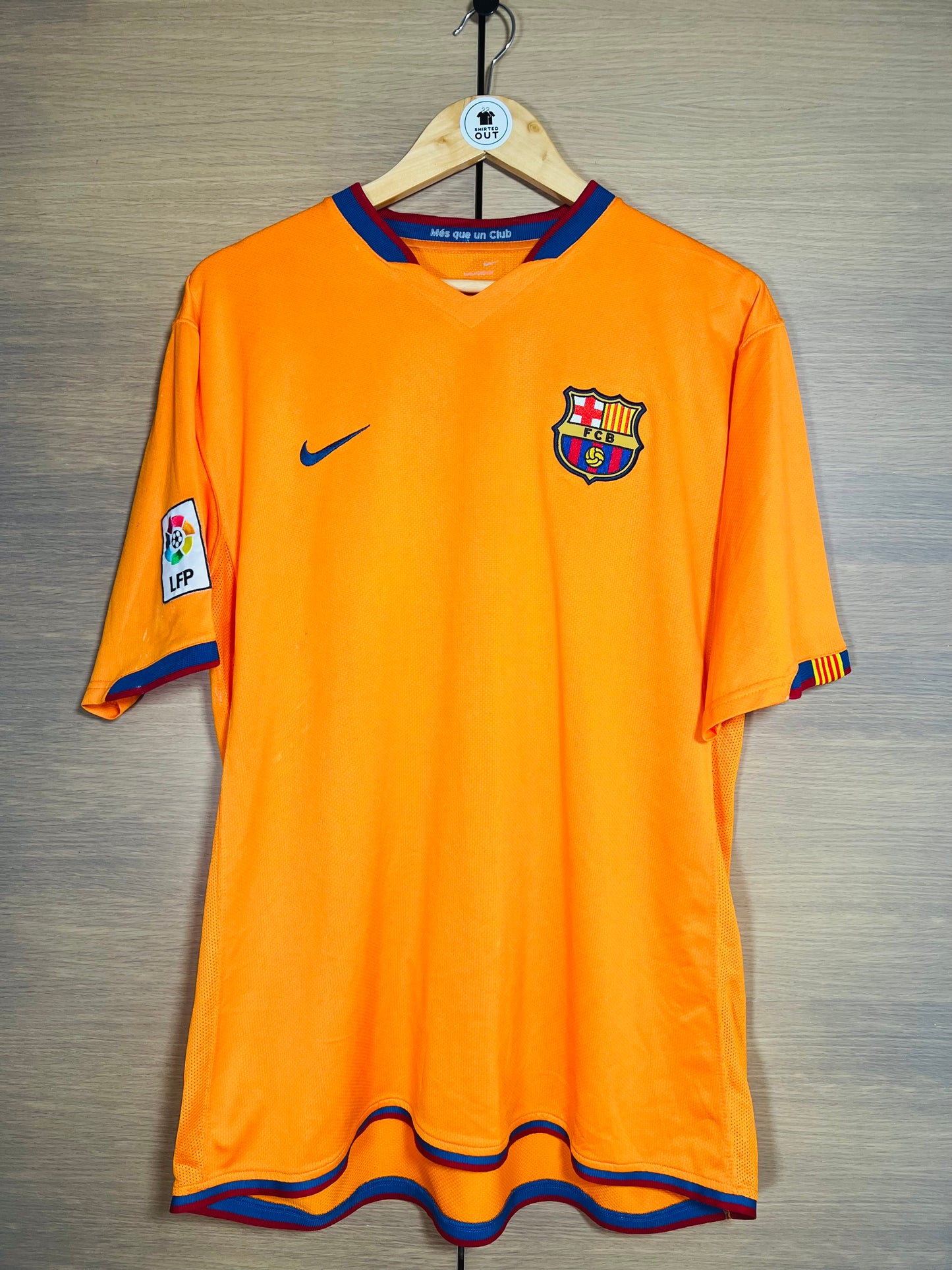 Barcelona 2006-08 Away Shirt Ronaldinho #10